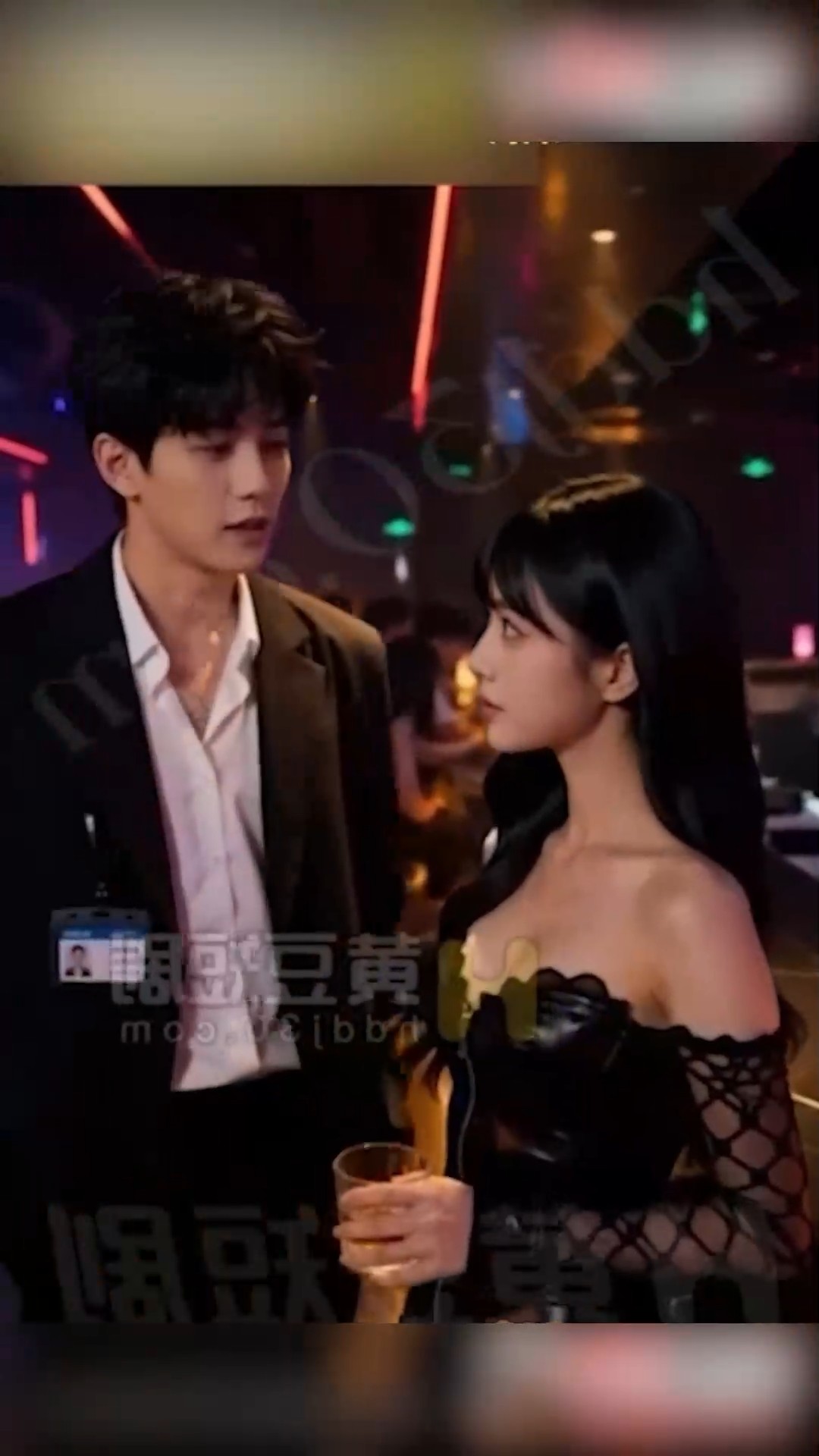 AI短剧《变女后魅魔逼我沉沦长安》1-3集 意外变成女人 第...